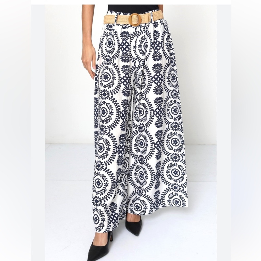 MADE IN ITALY Fabulous Lightweight patterned linen effect pants with belt